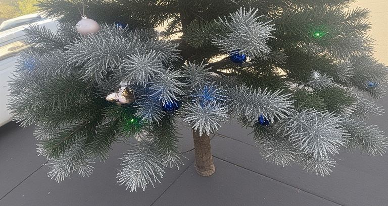 Color-Coordinated Designs