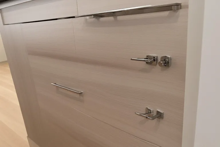 What Are Handleless Cabinets
